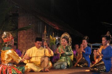 Jangan Menangis(-i) Mak Yong