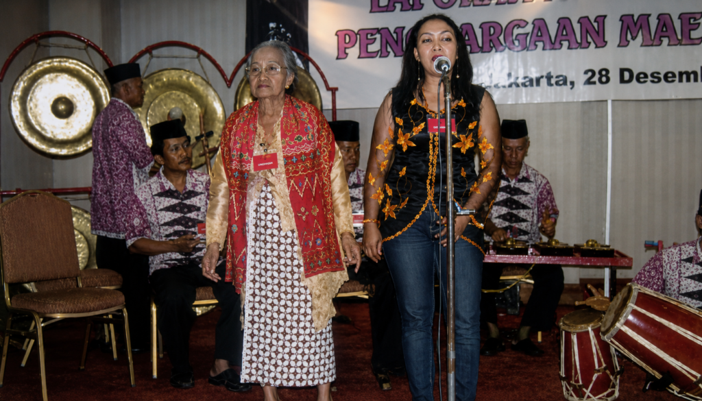 Jangan Menangis(-i) Mak Yong…