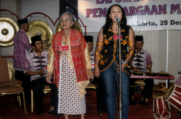 Jangan Menangis(-i) Mak Yong…