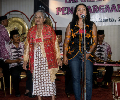 Jangan Menangis(-i) Mak Yong…