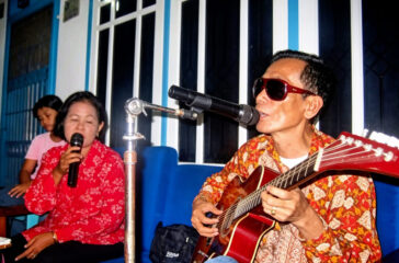 PANTUN-NYANYIAN SAHILIN Dendang tentang Kesunyian 3